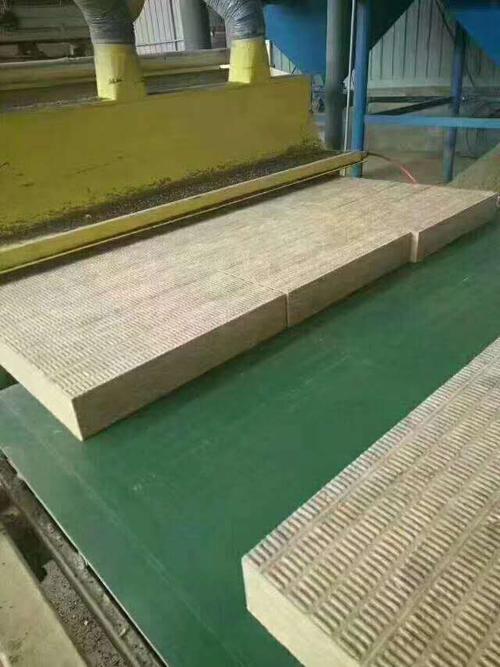生产制造岩棉板系列产品,低音材料的企业,公司以生产:岩棉为主要产品